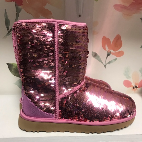 UGG Classic Short Boot in Pink - Picture 3 of 5